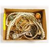 Image 1 : BOX FULL OF ASSORTED JEWELRY