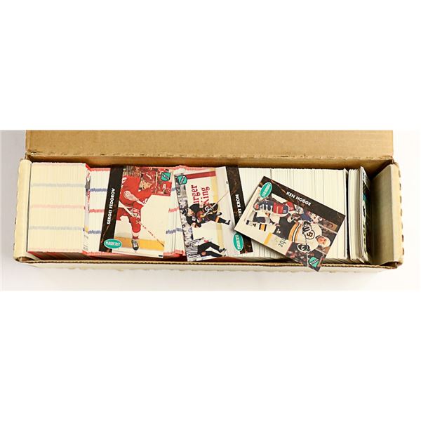 BOX OF 1990 SCORE & UPPER DECK CARDS HOCKEY