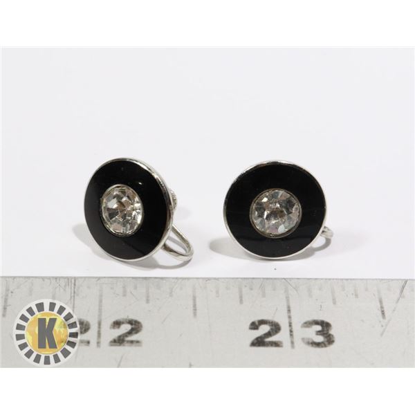 955-111 EARRINGS JEWEL IN CENTER BLACK A