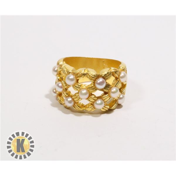 GOLD TONE PEARL RING