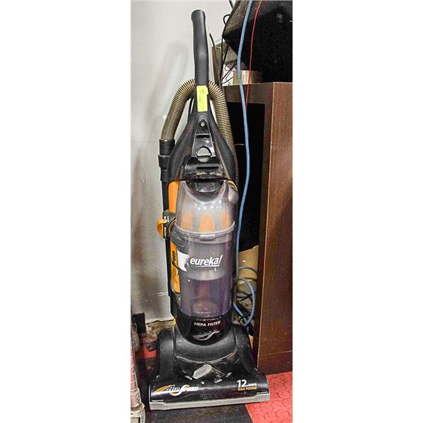 EUREKA UPRIGHT VACCUM