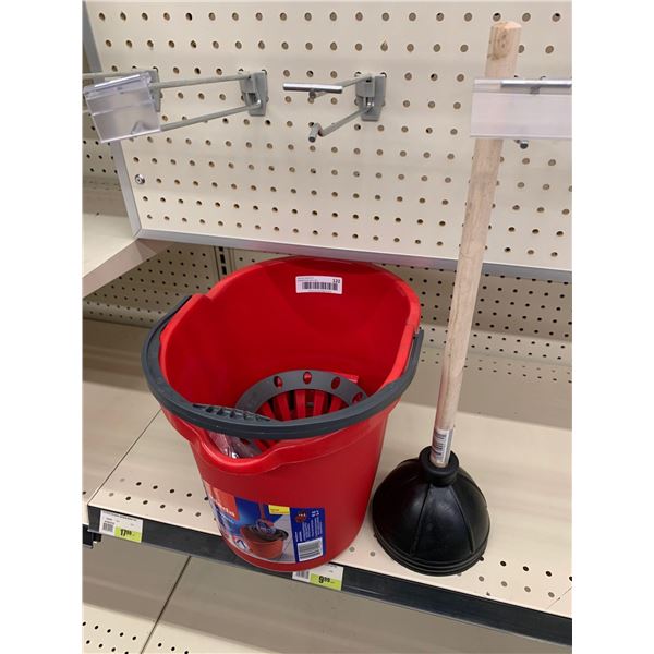 Mop bucket and plunger