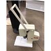 Image 2 : Dole commercial pineapple core/peeler