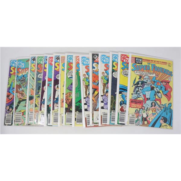 LOT WITH 16 DC THE SUPER FRIENDS COMICS