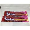 Image 1 : Twizzlers Pull n Peel Candy (2 X 652G)