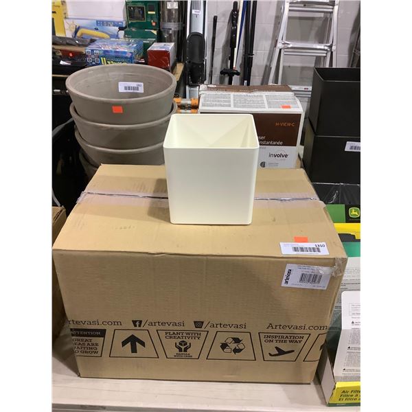 Case of 12 Artevasi Square Plastic Pots (14cm)