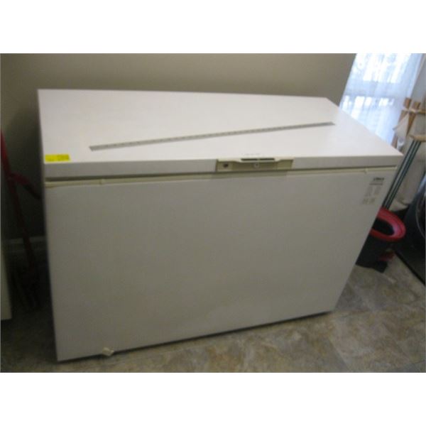 GE CHEST FREEZER