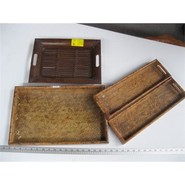 2 SERVING TRAYS