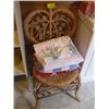 Image 1 : WICKER CHAIR & 4 TOWELS