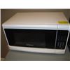 Image 1 : CLASSIC WHITE MICROWAVE