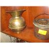 Image 2 : LOT OF COLLECTABLES, COPPER POT, BRASS SPITTOON, PLASTIC OWL & LEATHER POUCH