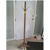 Image 1 : OAK COAT RACK
