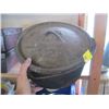 Image 1 : CAST IRON LIDDED POT