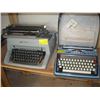 Image 1 : 2 MANUAL TYPEWRITERS