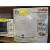 Image 2 : BLACK & DECKER TOASTER OVEN & A SALTON FOOD DEHYDRATOR