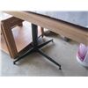 Image 2 : 3X4ISH SINGLE PEDESTAL TABLE