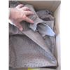 Image 2 : 2 GRAY COLORED OSTRICH HIDES