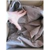 Image 2 : LIGHT BROWN OSTRICH HIDES