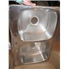 Image 2 : NEW STAINLESS STEEL DOUBLE SINK IN BOX