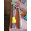 Image 1 : BROADAX HATCHET & ROOFING HAMMER