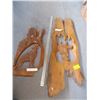 Image 1 : 2 CARVINGS OF WOLVES.