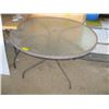 Image 1 : ROUND PATIO TABLE