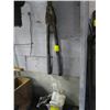 Image 1 : 2 HAND POP RIVET GUNS & RIVETS