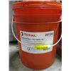 Image 1 : NEW 19L PAIL OF 15W40 OIL