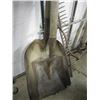 Image 2 : 2 SHOVELS & LG. RAKE HEAD