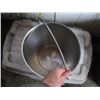 Image 2 : STAINLESS METAL BUCKET