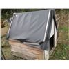 Image 1 : PIG OR DOG HOUSE
