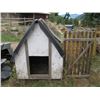 Image 2 : PIG OR DOG HOUSE