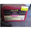 Image 1 : MARK 8 ELECTRIC FENCER