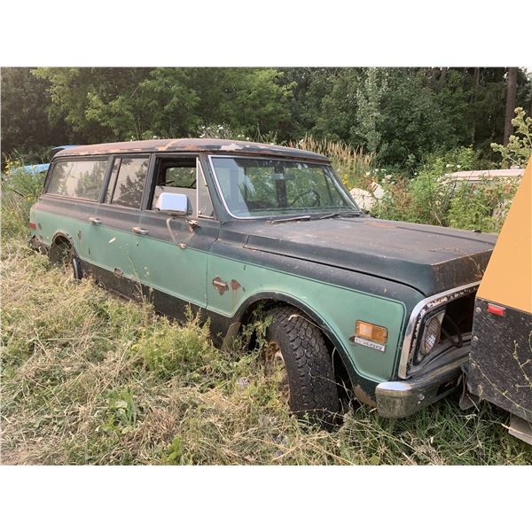 1971 GMC Suburban - 3/4 ton, was original 402 engine still in truck, rotten but restorable