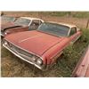 Image 2 : 1962 Oldsmobile Starfire - parts car, buckets, console, trim