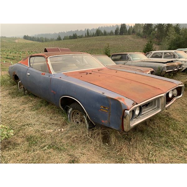 1971 Dodge Charger - shell, lots of good parts, or restore