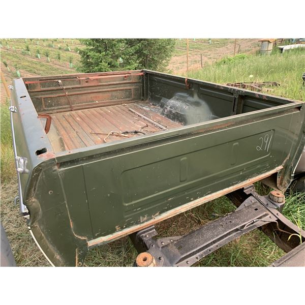 Dana 60s chassis (4x4, 1 ton) with 1976 Ford Box