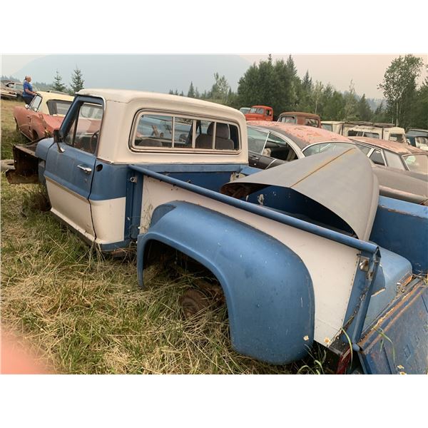 1967 FORD F100, short box, step-side