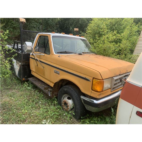 1989(-91?) Ford F450 - Superduty, 460 runs, good deck