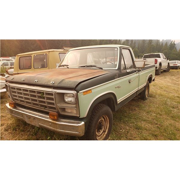 1981 Ford F150 - 2wd, auto, parts truck, engine issues