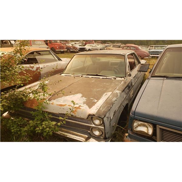 1965 Plymouth Sport Fury - buckets/console, parts or restore