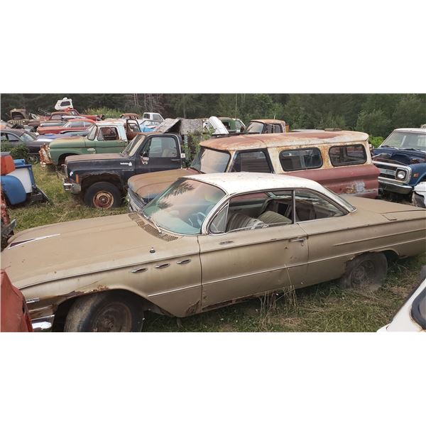 1961 Buick Invicta - 2dr hardtop, bubbletop, rough but complete
