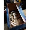 Image 2 : LOT OF CERAMICS AND CERAMIC PAINTS