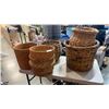 Image 1 : LOT OF WICKER AND WOVEN BASKETS
