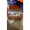 Image 2 : 2 TOTES OF VINTAGE RADIOS, TRANSISTORS,TUBES, MANUALS AND MORE