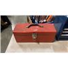 Image 2 : BLUE MASTERCRAFT TOOL CHEST AND RED TOOLBOX