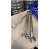 Image 2 : TRAY OF LARGE WRENCHES - 1 1/4 INCH TO 1 5/8 INCH