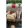 Image 1 : COMPRESSED GAS CYLINDER AND BOX OF NEW GUAGES