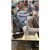Image 1 : 5 PLANTERS