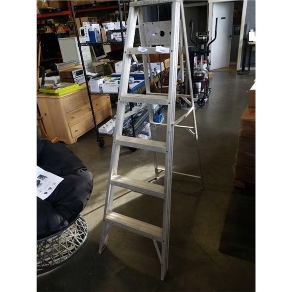 6 FOOT ALUMINUM A FRAME LADDER